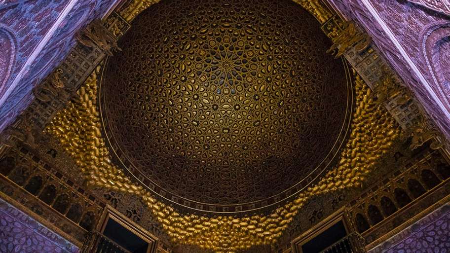 CÚPULA DEL SALÓN DE EMBAJADORES DE LOS ALCÁZARES REALES DE SEVILLA