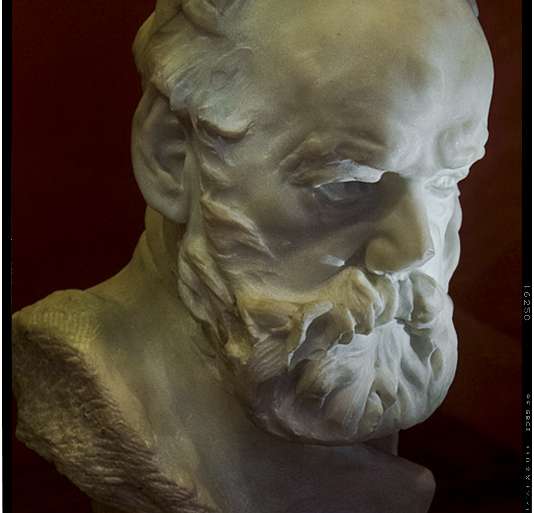 VÍCTOR HUGO (POR RODIN)