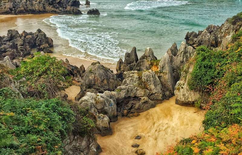 RECORTADA COSTA DE LLANES