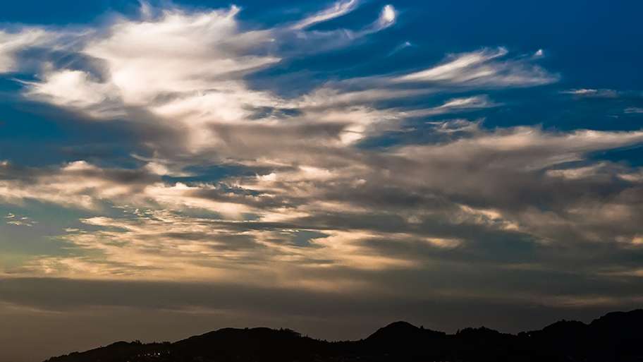 ESE CIELO DESMIGAJADO