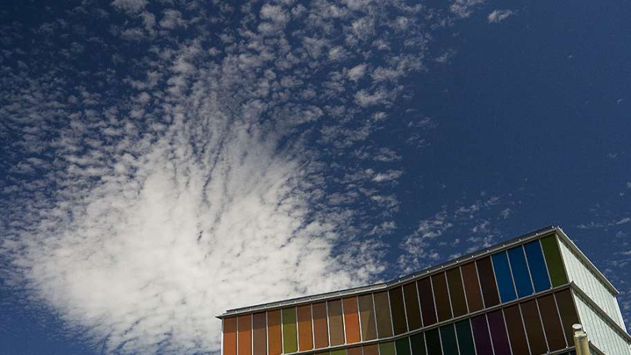 EL MUSAC, CORONADO DE CIRROESTRATOS