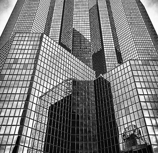 COLOSOS DE LA DÉFENSE -I-