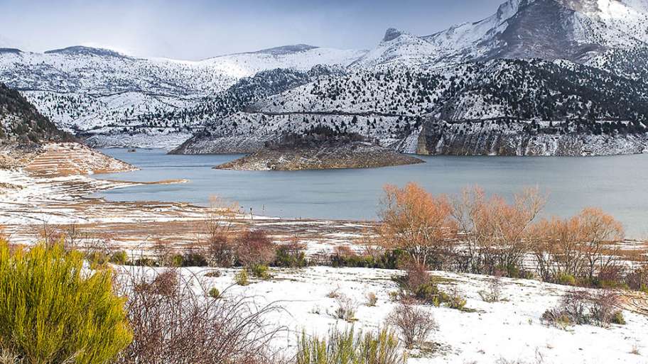 AGUA MANSA, PRISIONERA