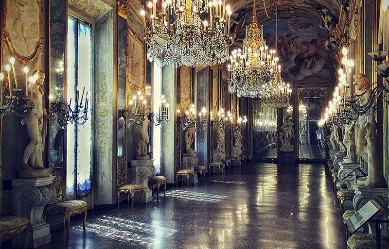 SUNTUOSIDAD EXHIBICIONISTA