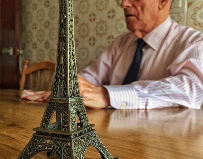 ÁNGEL (ABRIL, 2017)