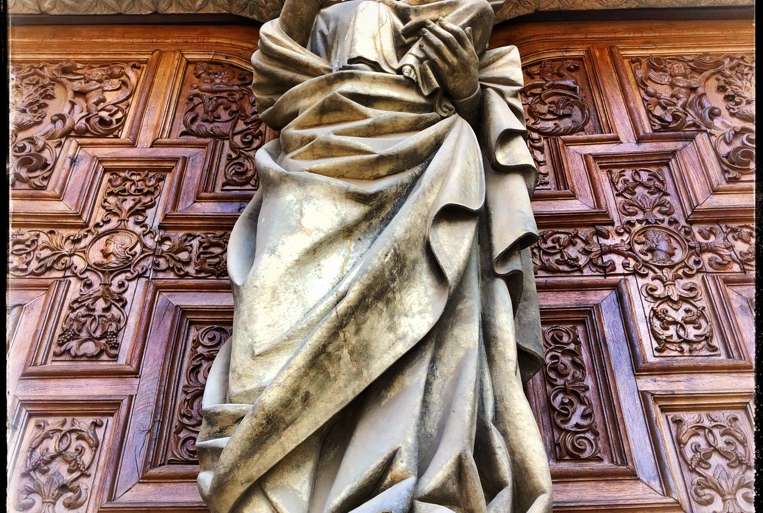 PISOTEANDO AL DIABLO MEDIEVAL