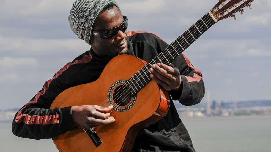 ESPONTÁNEO GUITARRISTA