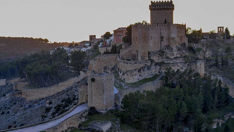 ALARCÓN Y SU CASTILLO