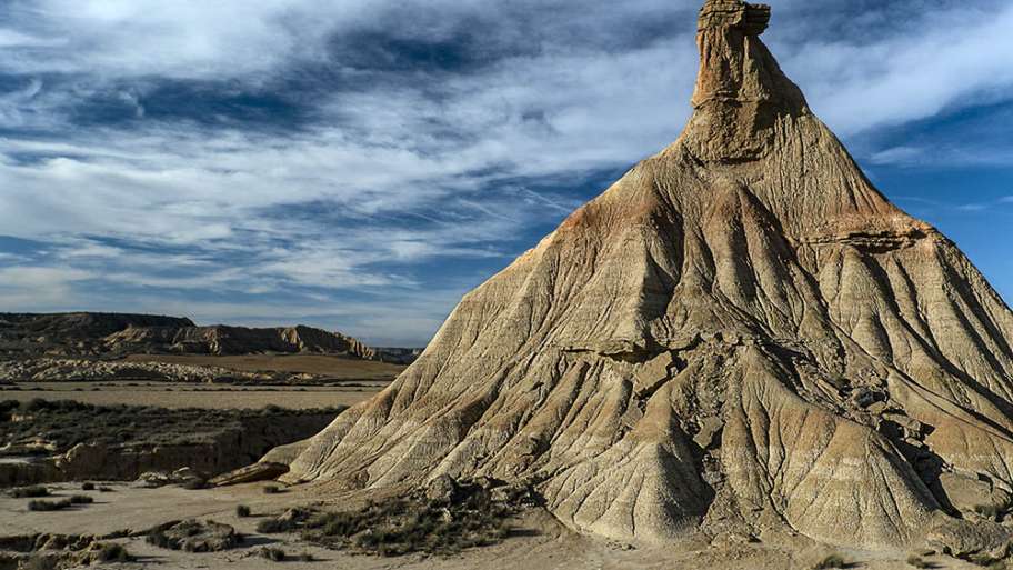 CASTILDETIERRA (CABEZO, O CERRO TESTIGO)
