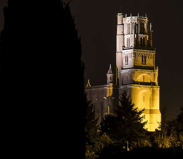 TORRE DE LA CATEDRAL DE ALBI (VISIÓN NOCTURNA)