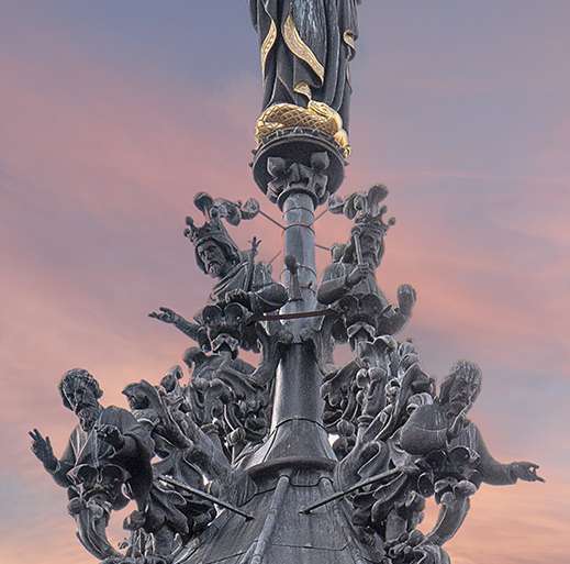 ESCULTURAS EN LO ALTO DE LA CATEDRAL