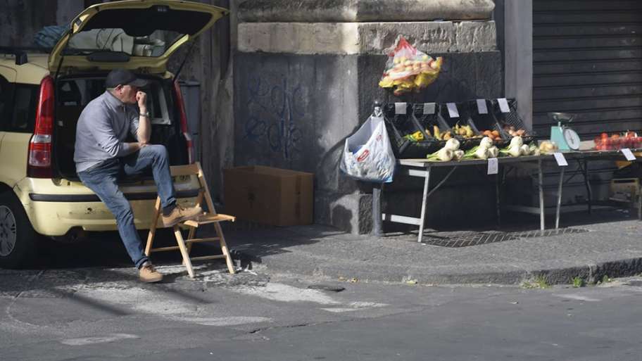 AGUARDANDO CLIENTES (ESTOICAMENTE)