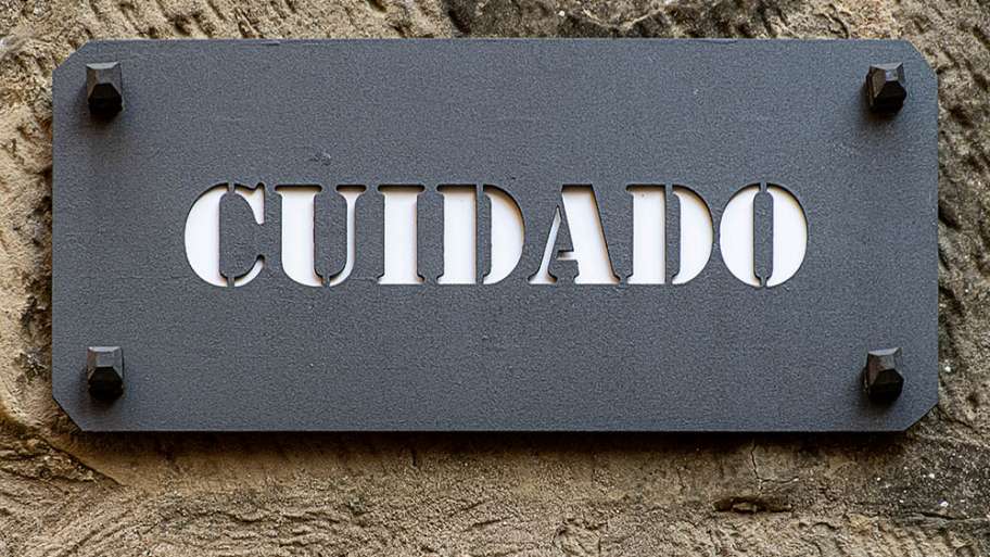 ¡CUIDADO!, CUIDADO O ¿CUIDADO?