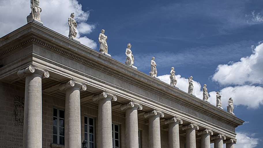 FACHADA DE LA BOLSA DE NANTES