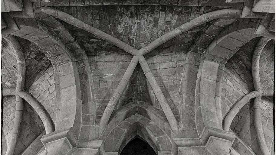 LA SENCILLEZ DE LA CRUCERÍA INICIAL EN POBLET