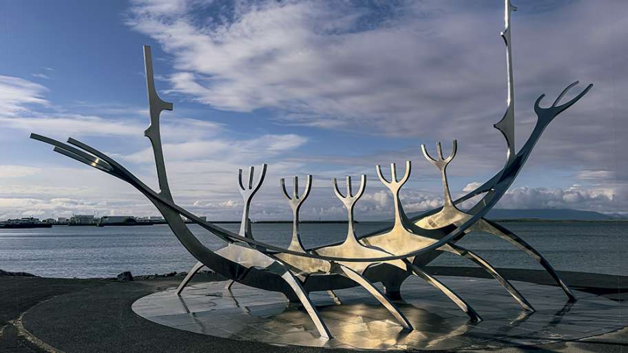 EL VIAJERO DEL SOL (ISLANDIA-1)