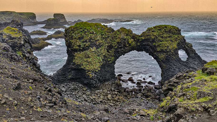 EL BESO DE LA ROCA (ISLANDIA-4)
