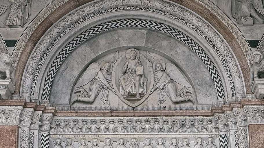 TÍMPANO CENTRAL DE LA FACHADA DE LA CATEDRAL DE LUCCA