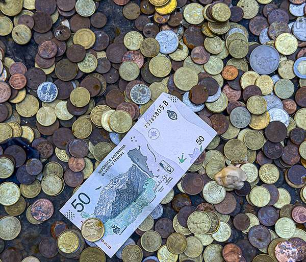 DINERO ARROJADO AL POZO (OTRA GILIPOLLEZ MÁS)