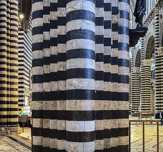 RITMOS MARMÓREOS EN EL DUOMO DE SIENA